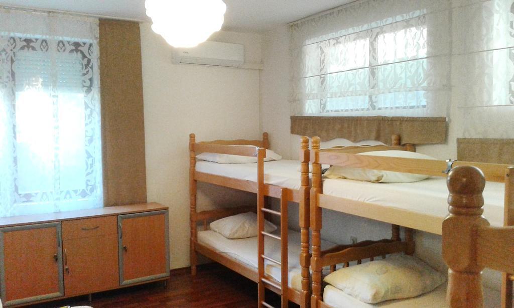 Hostel Nina Мостар Экстерьер фото